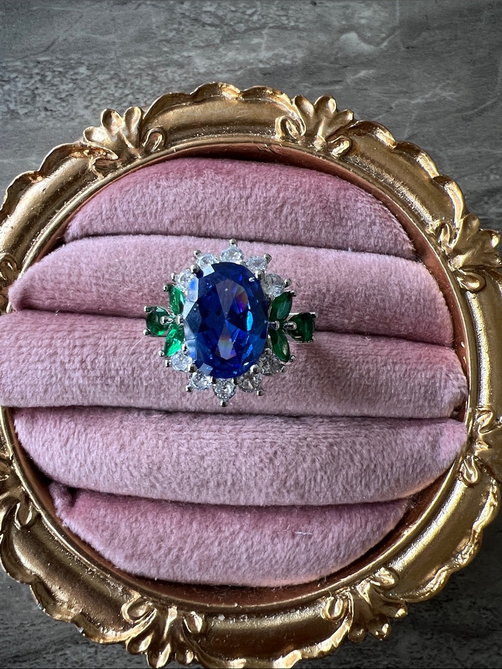 Blue & Green Oval Gem Cocktail Ring fashion Jewelry size 7 as is but adjustable
